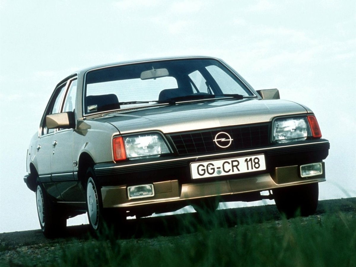 Opel Ascona 1986 хэтчбек