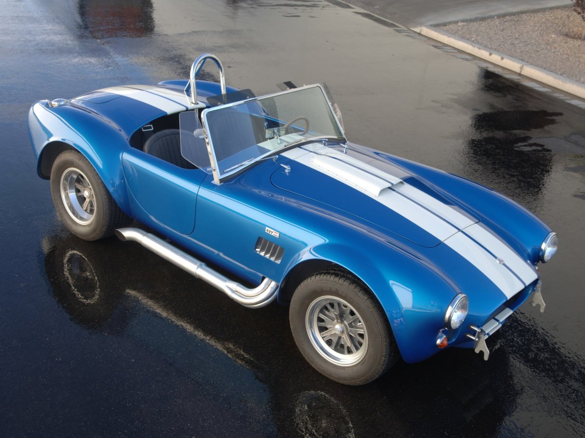 Автомобиль 1965 Shelby Cobra