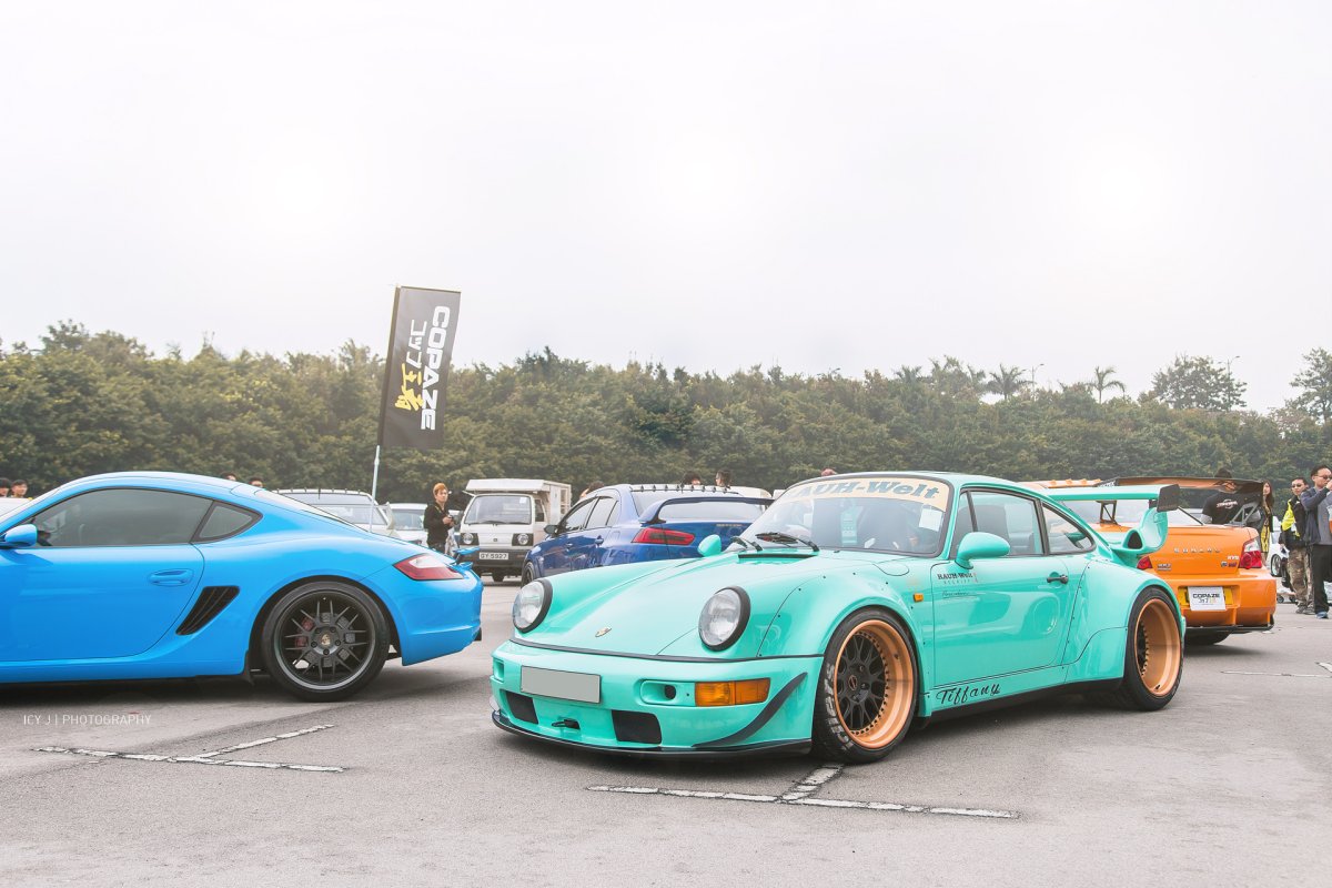 Porsche 964 RWB Tiffany