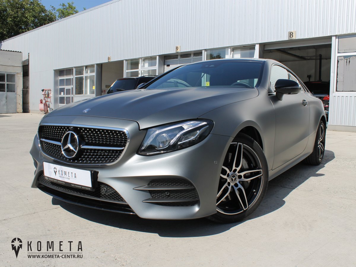 Mercedes в матовой пленке