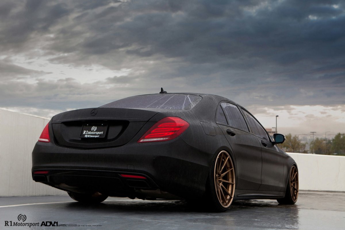 Матовый черный Мерседес s500