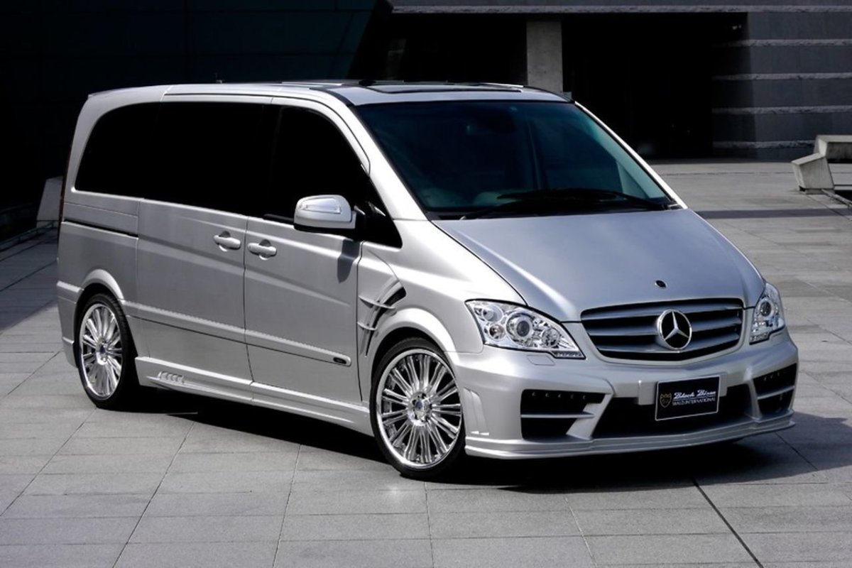 Mercedes Viano AMG