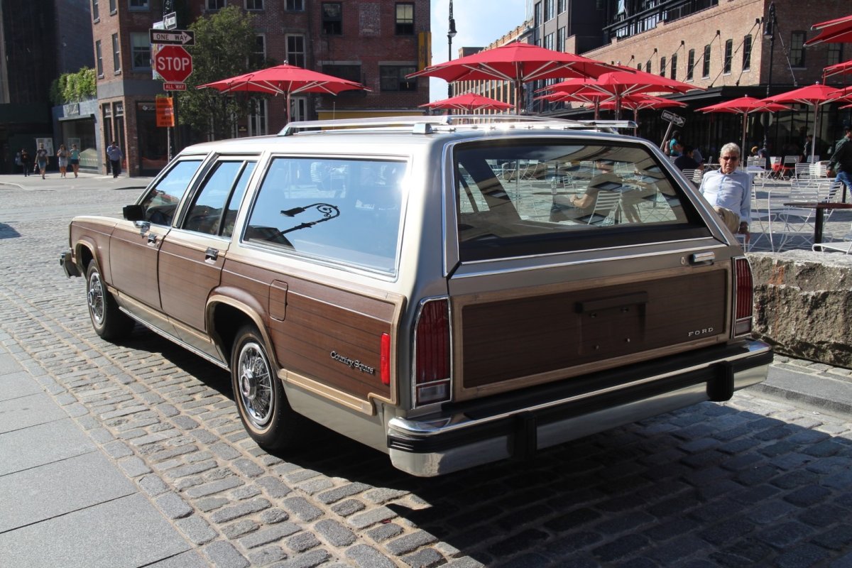 Ford Country Squire Ltd 1979