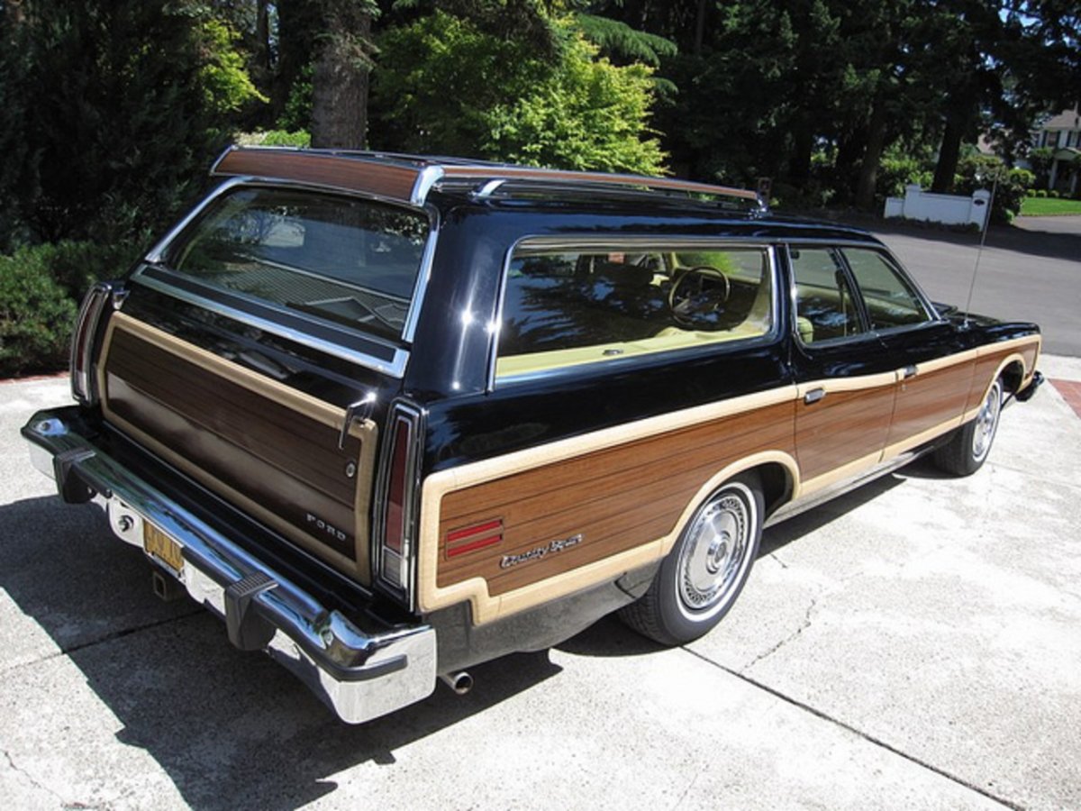 Ford Country Squire Station Wagon 1977