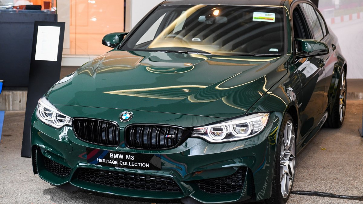 BMW f30 British Racing Green