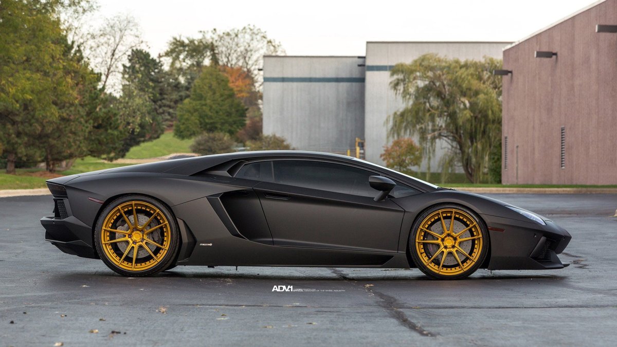 Lamborghini Aventador Black Matte