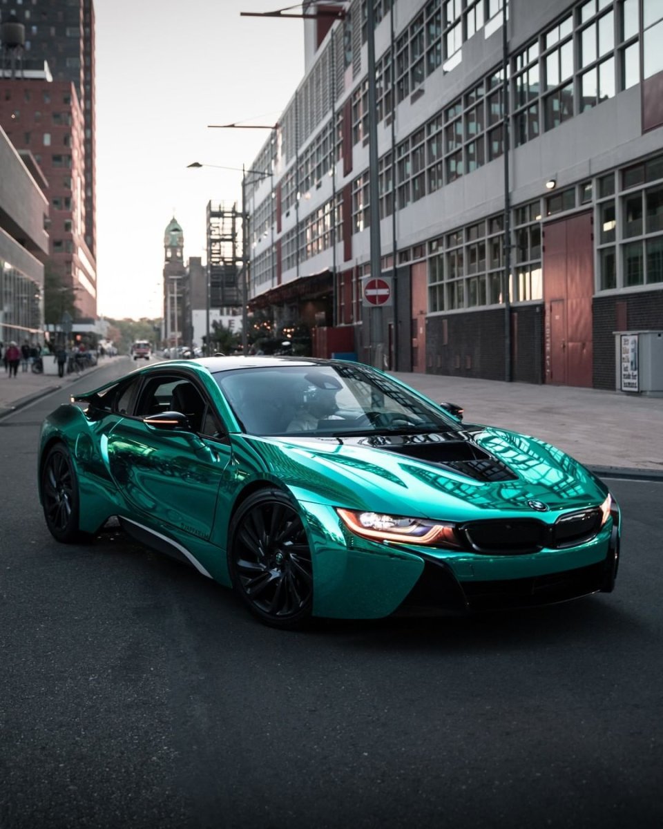 BMW i8 салатовая