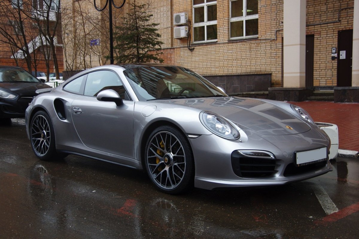 Порше 911 серебро