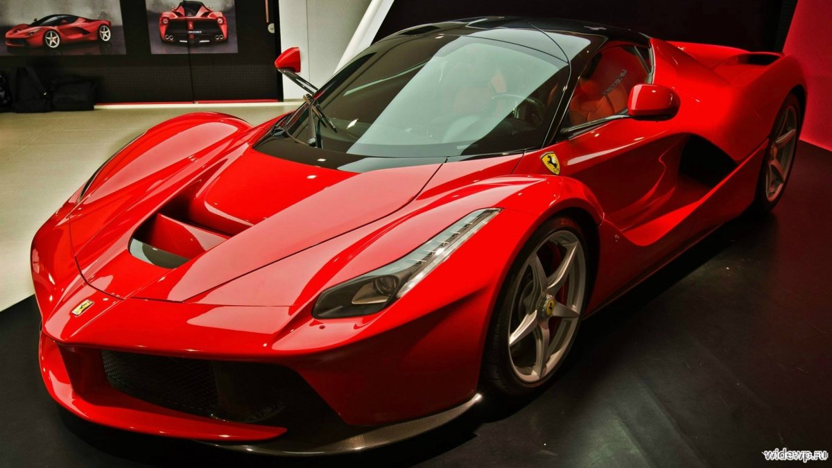 Ferrari LAFERRARI красная