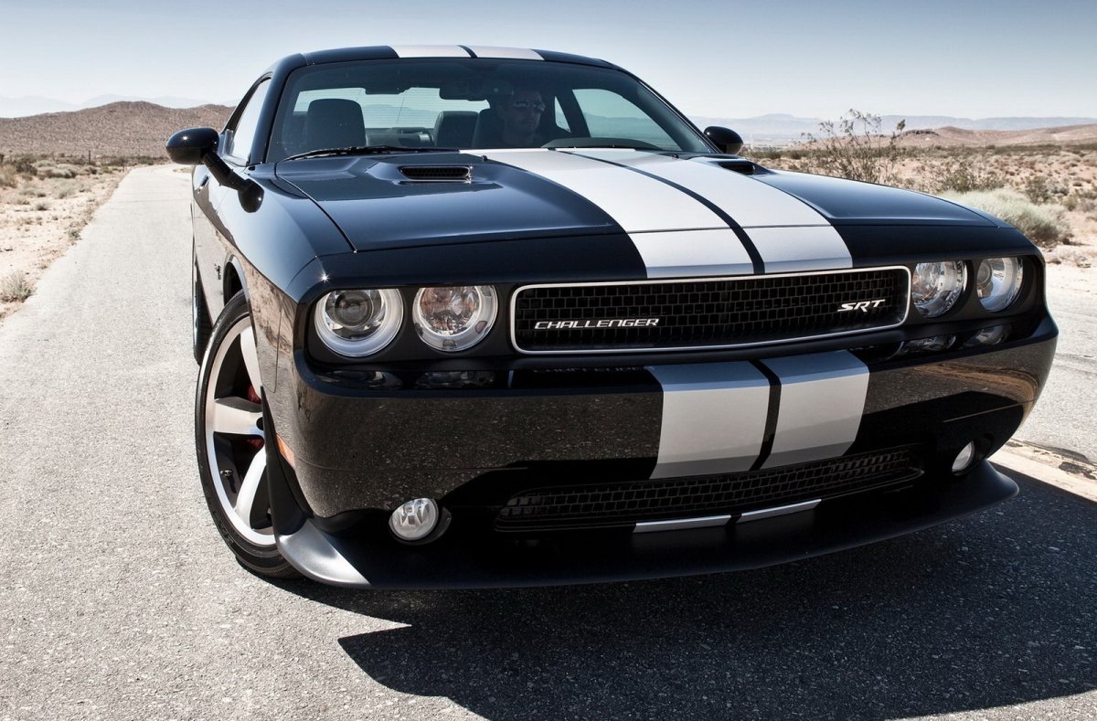 Dodge Challenger srt8 392