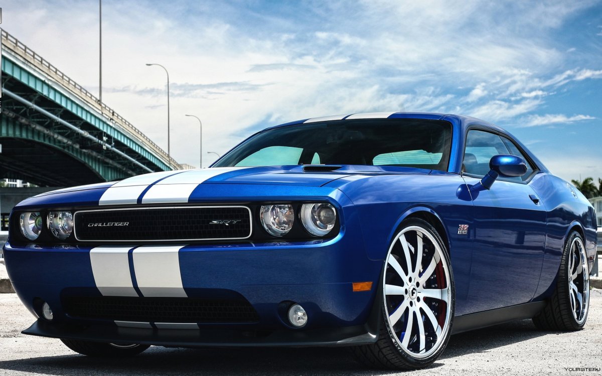 Dodge Challenger srt8