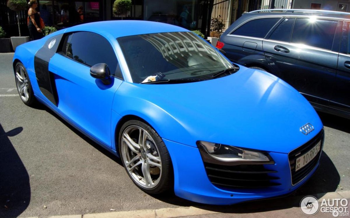 Audi r8 синяя матовая