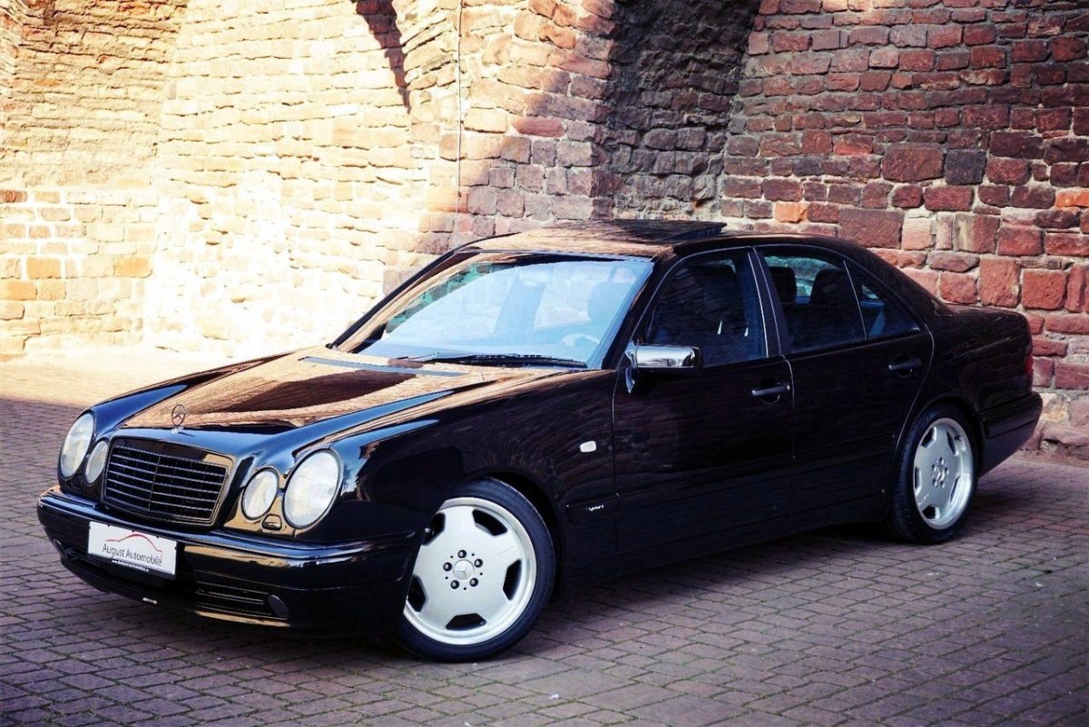 Mercedes Benz e210