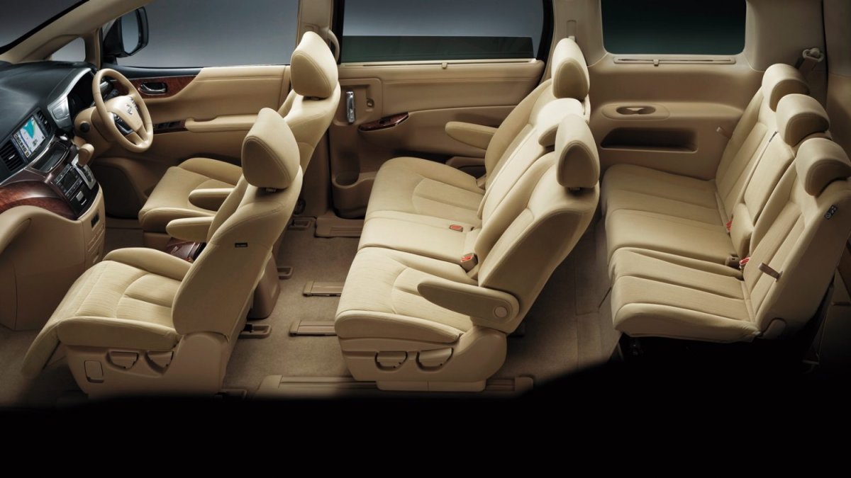 Nissan Elgrand e52 салон