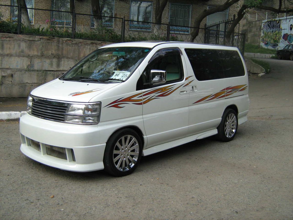 Ниссан Эльгранд 1999