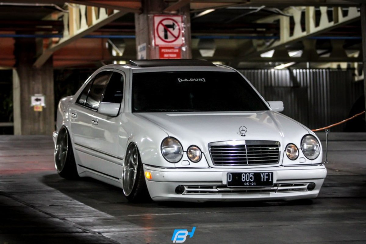 Mercedes w210 stance