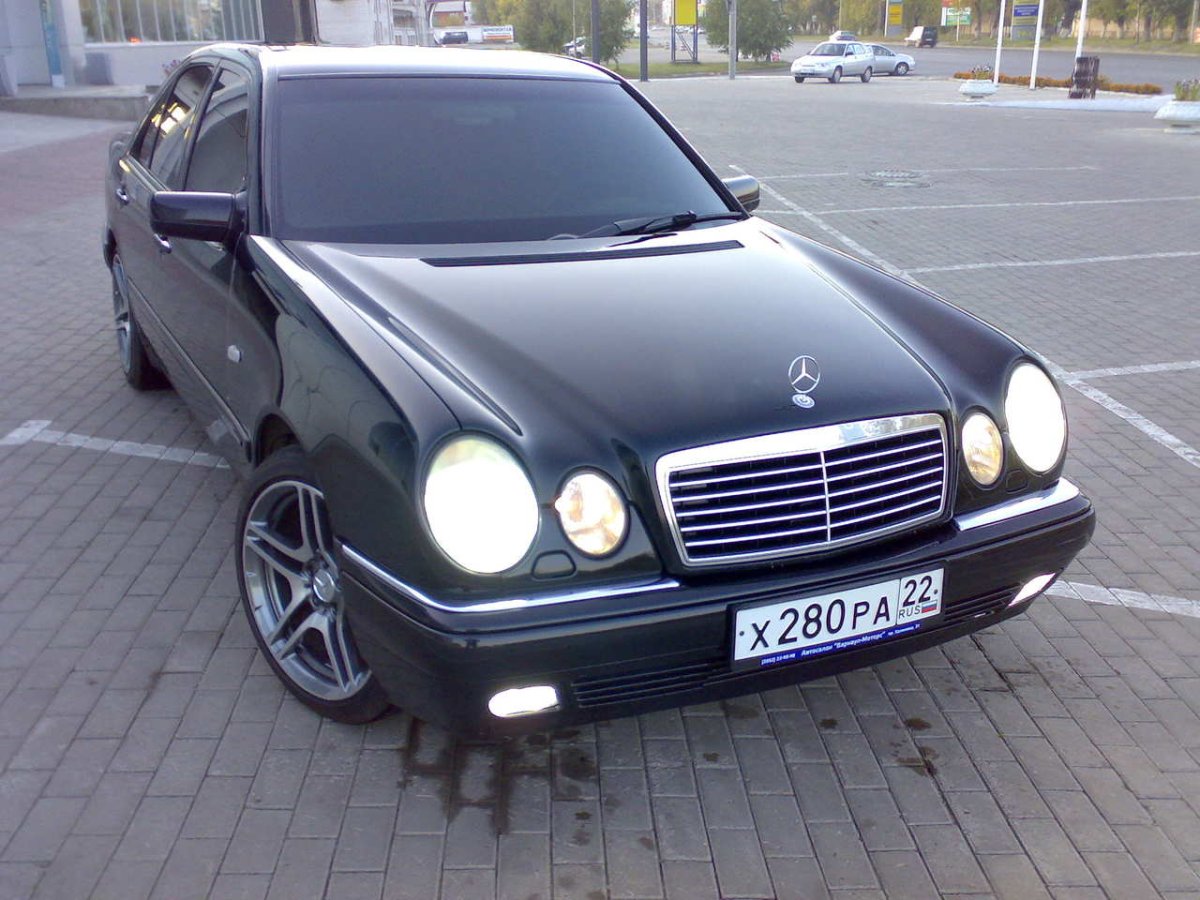 Mercedes Benz e230