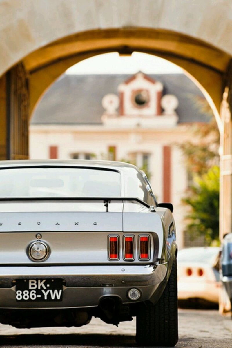 Ford Mustang Lux