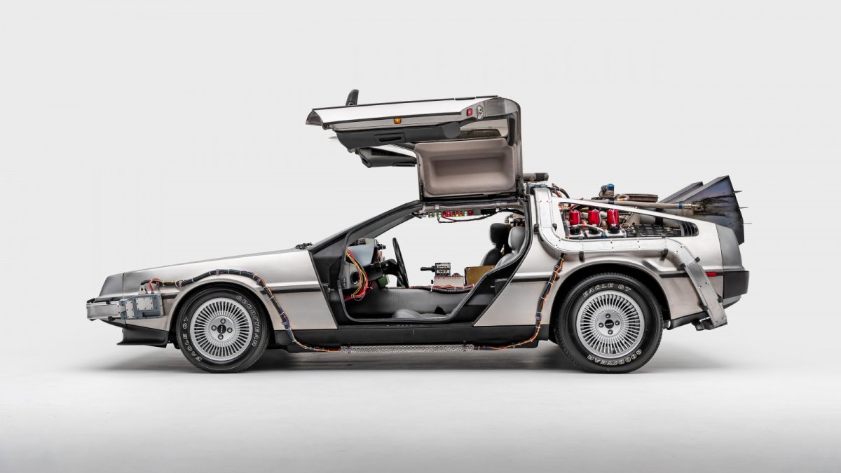 DELOREAN DMC-12 назад в будущее