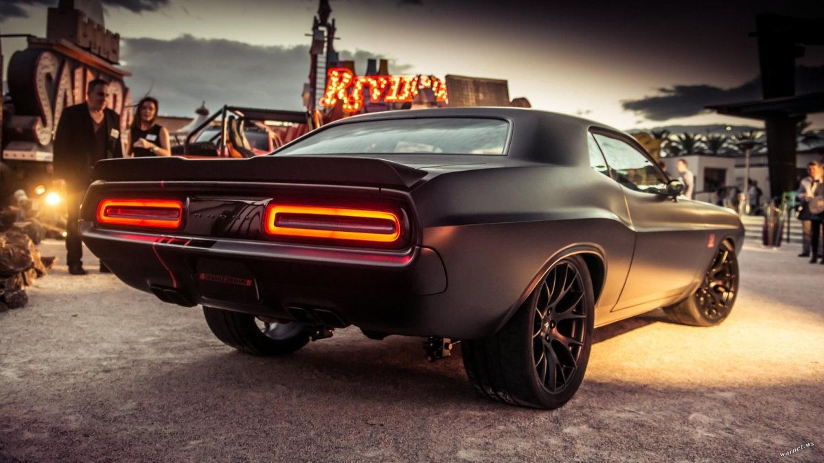 Dodge Challenger Маслкар