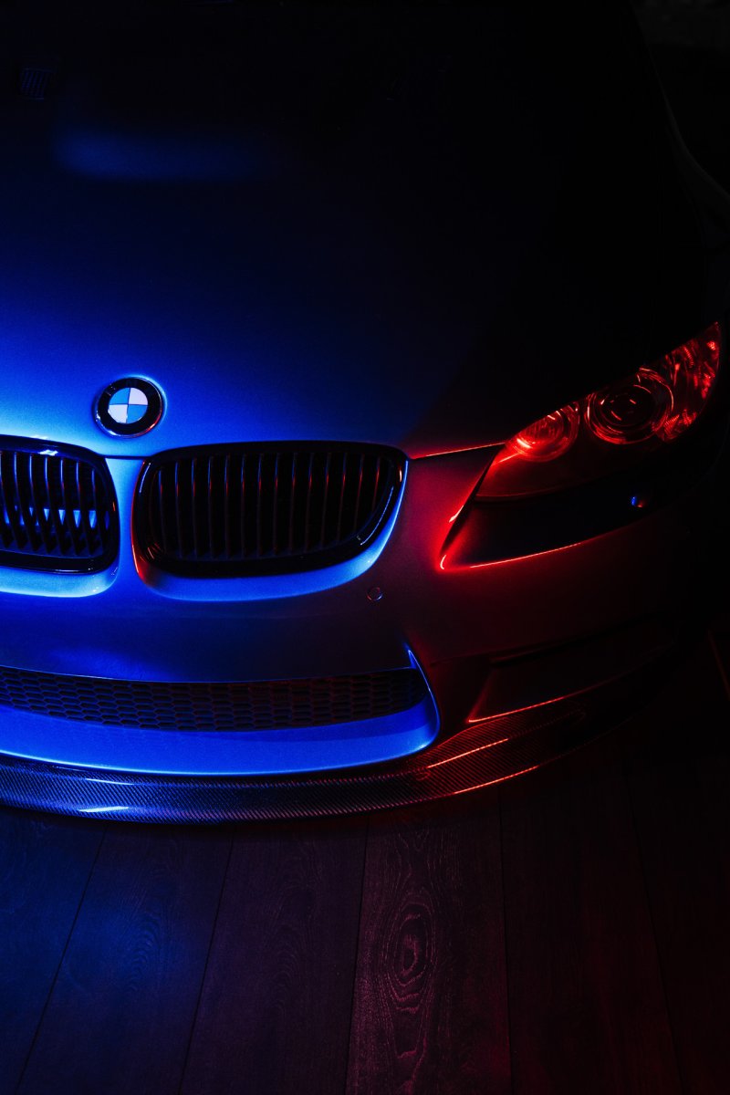 BMW м5 красный фары