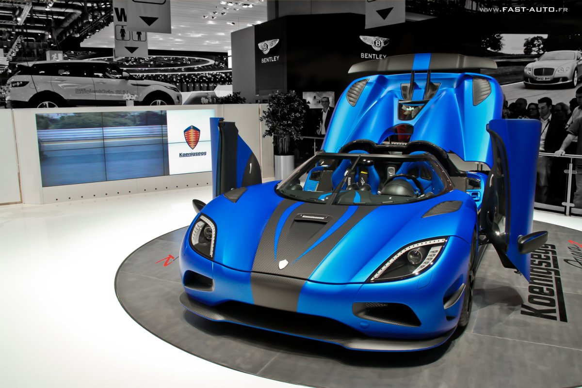 Koenigsegg Agera синий