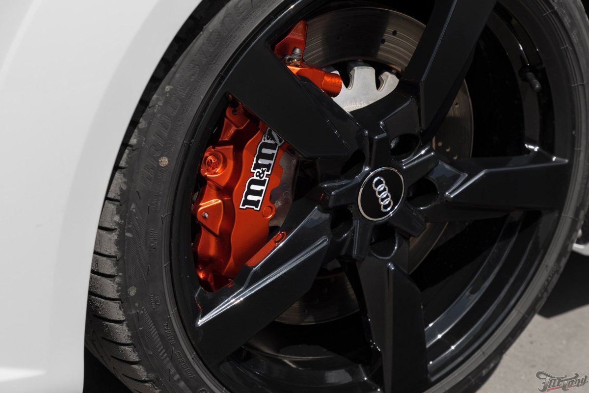 Красные суппорта на Ауди ТТ