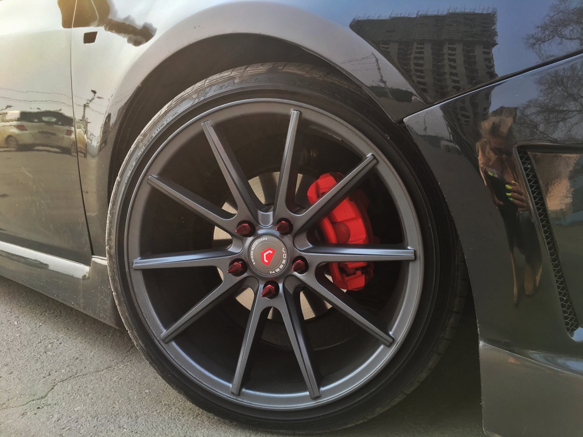 Красные суппорта на Шевроле Круз