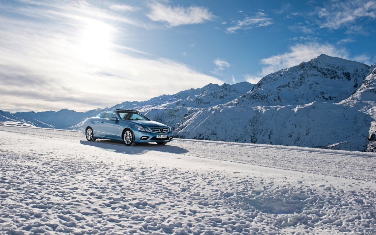 Mercedes Benz Snow