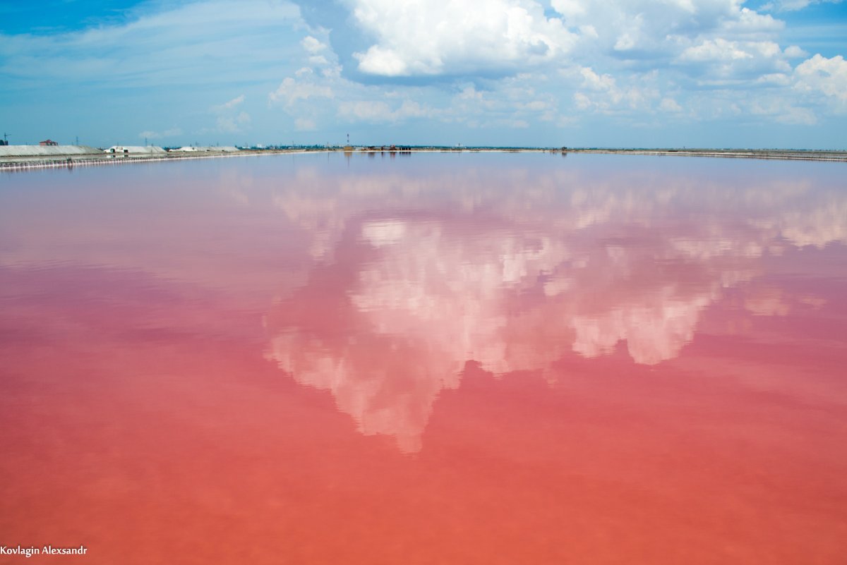 Ялта голубое розовое озеро