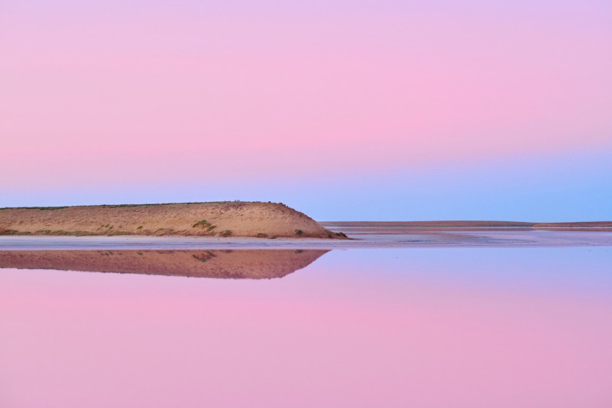 Меклетинское розовое озеро