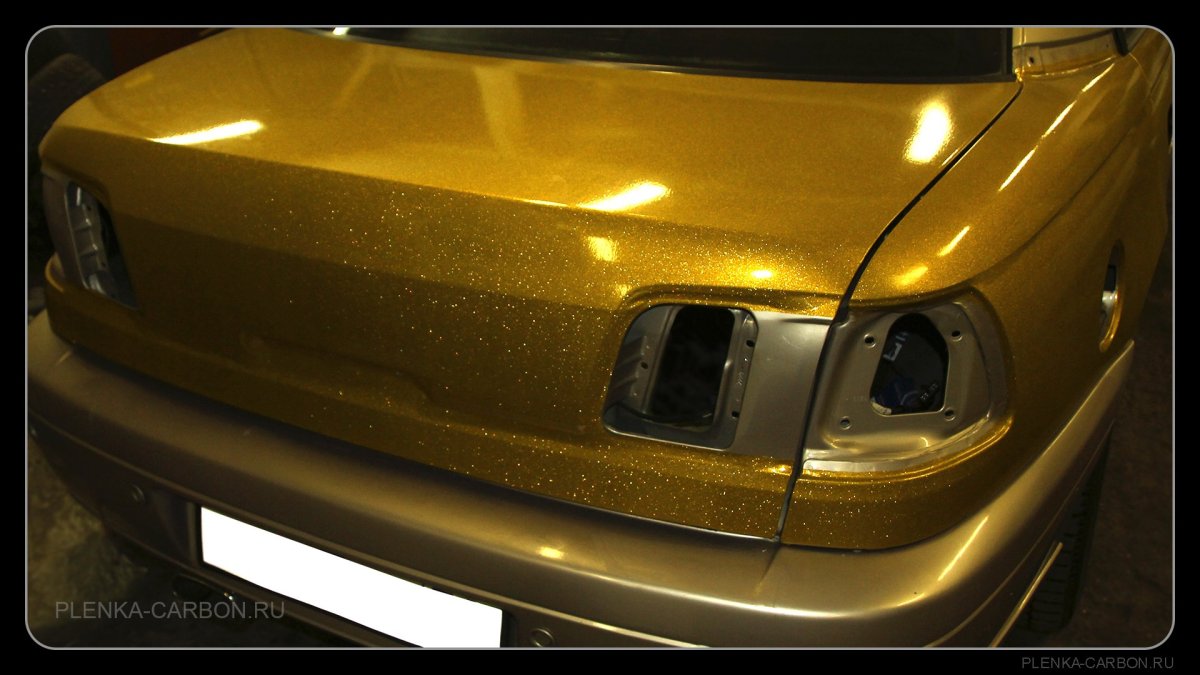 Золотая зеркальная пленка автомобильная Opel Omega