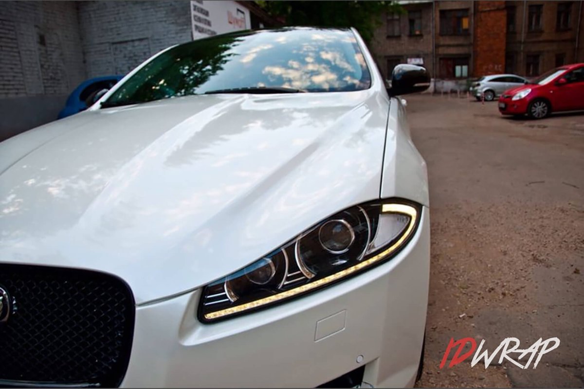 Jaguar XF 2014 белый перламутр
