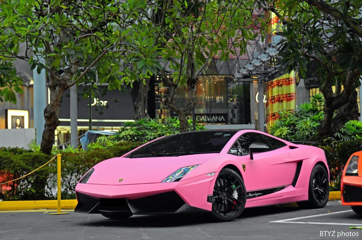 Pink Lamborghini Галлардо