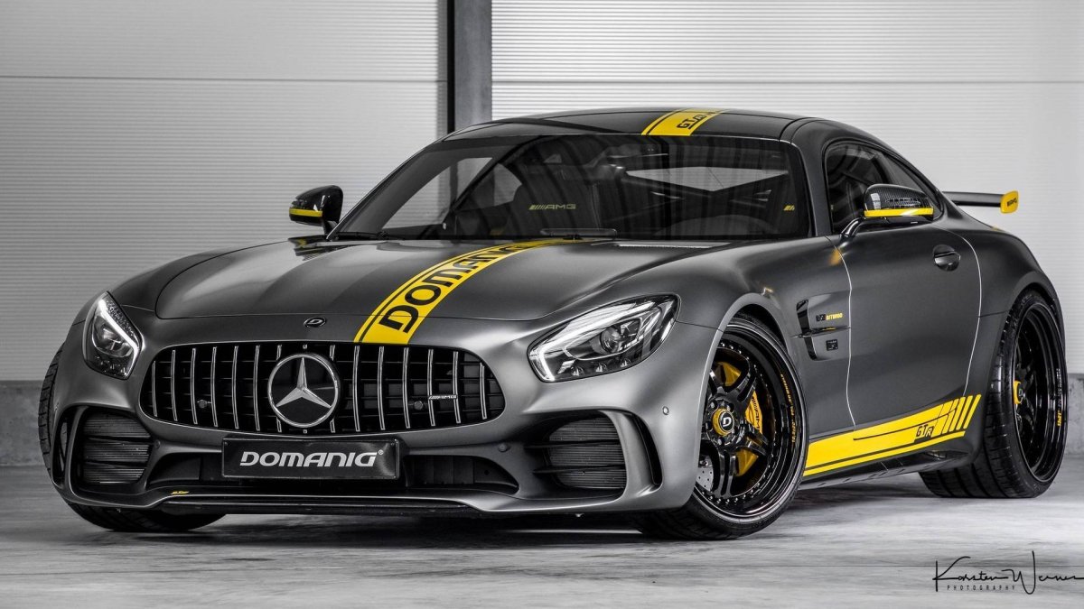 Mercedes Benz AMG gt r