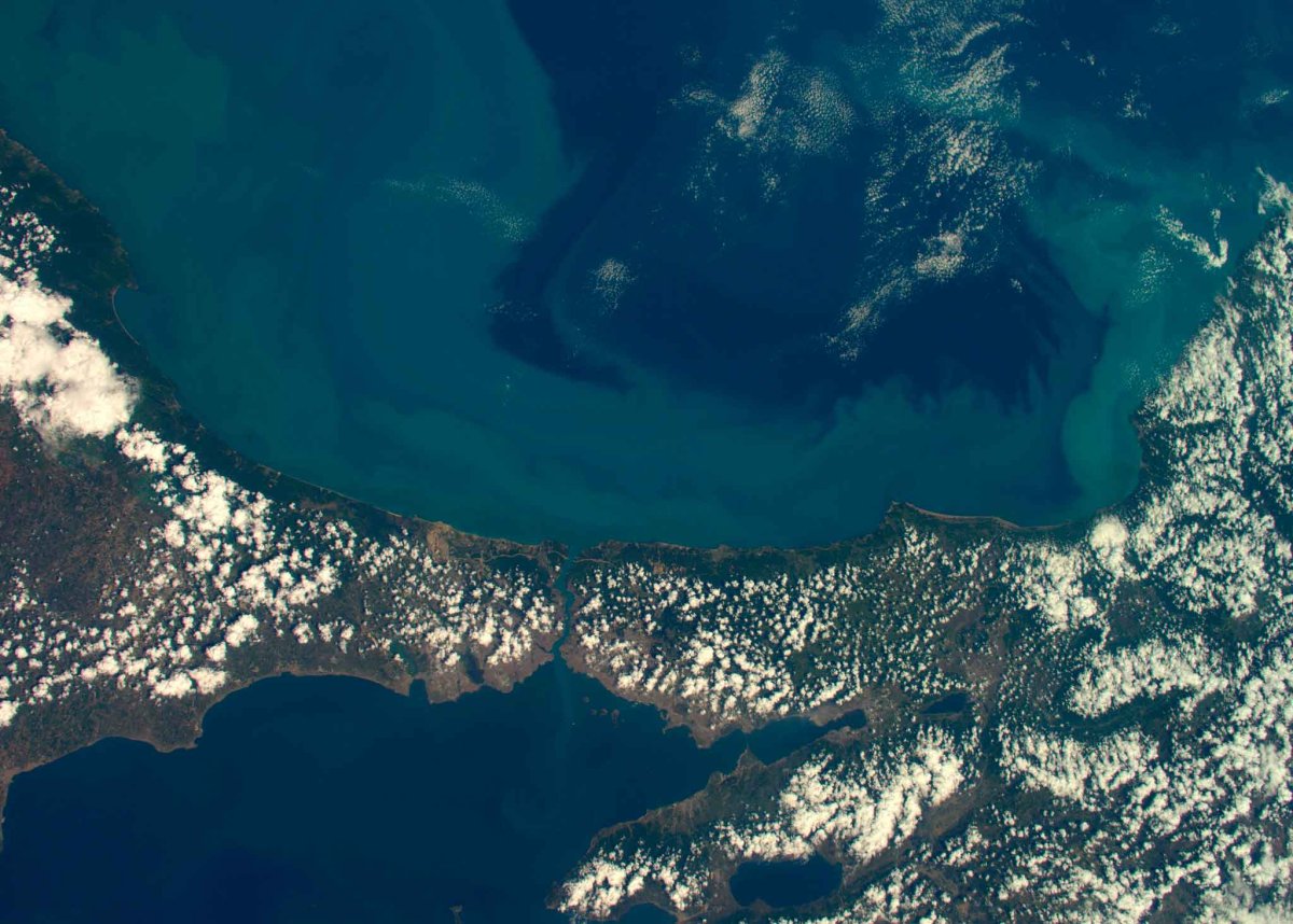 Гибралтарский пролив из космоса