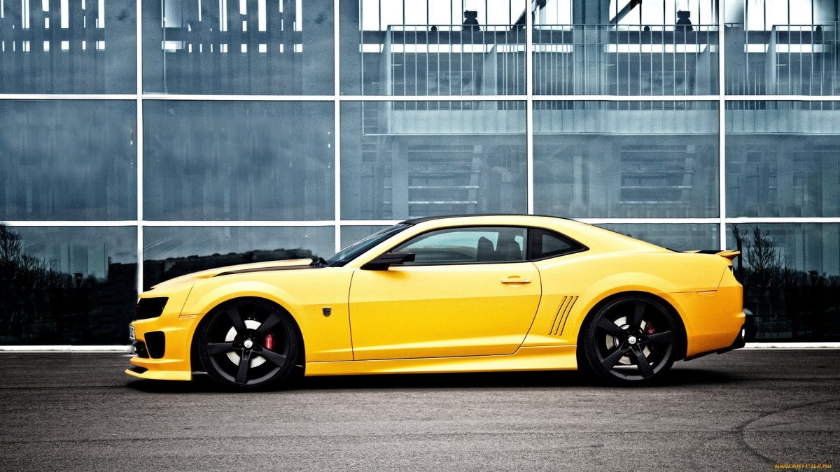 Chevrolet Camaro сбоку