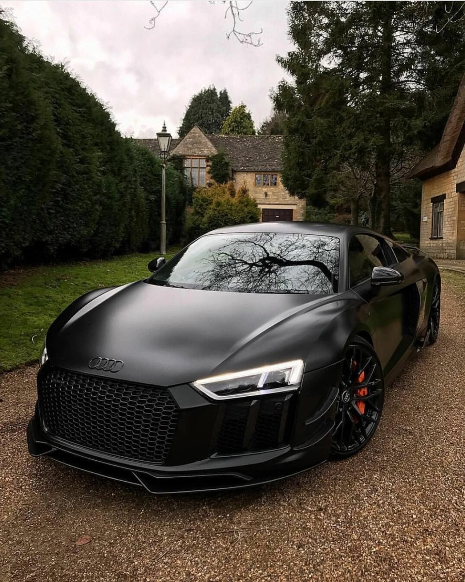 Ауди спорткар r8