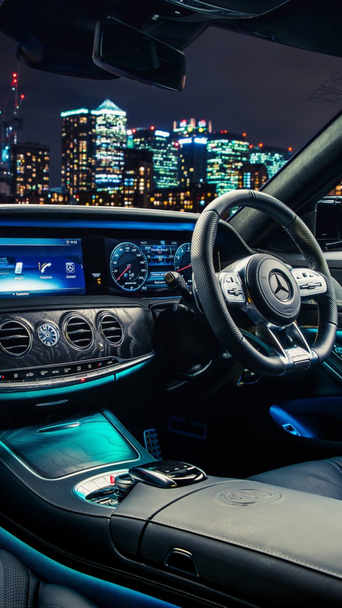 Салон машины Mercedes