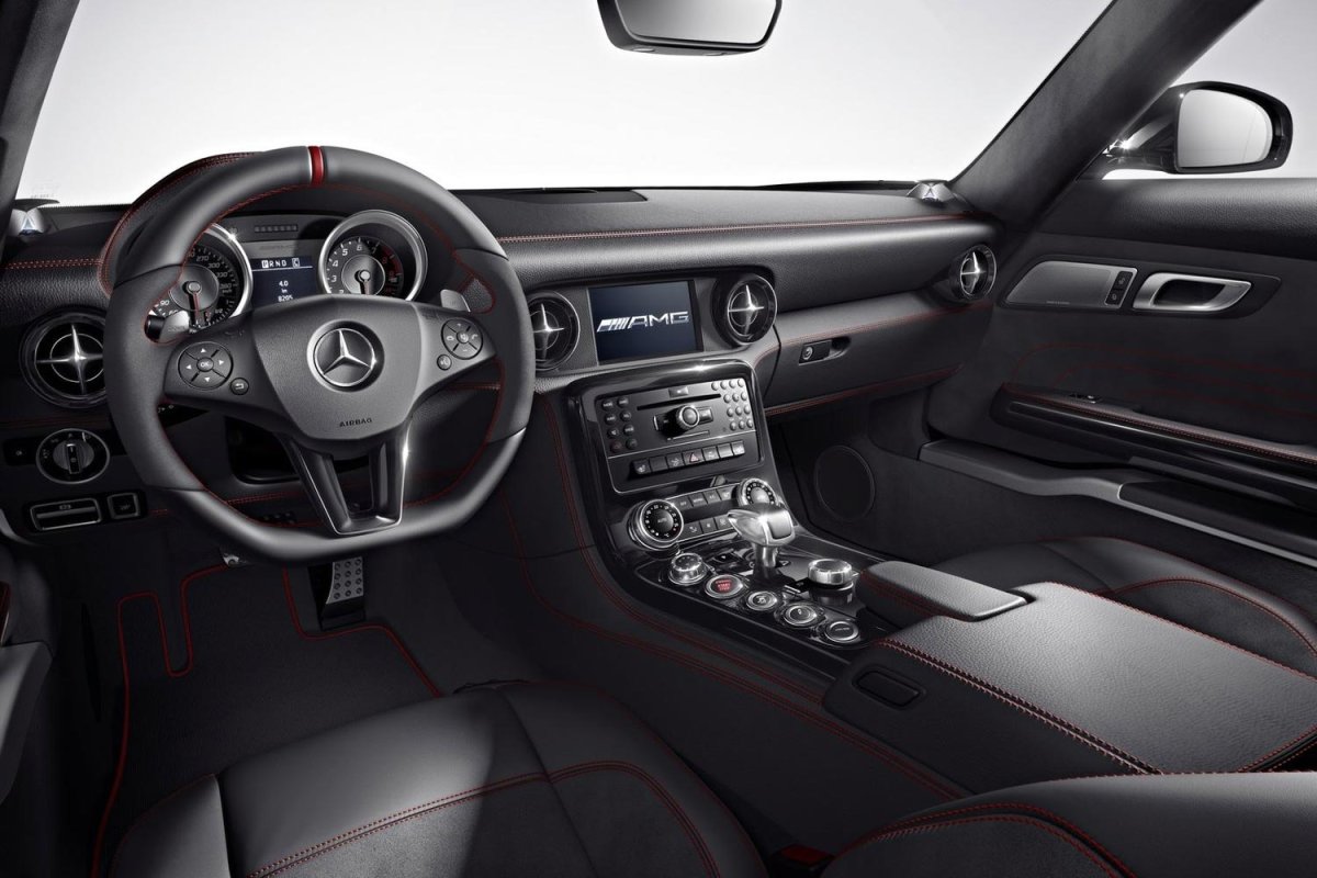 Mercedes-Benz SLS AMG салон