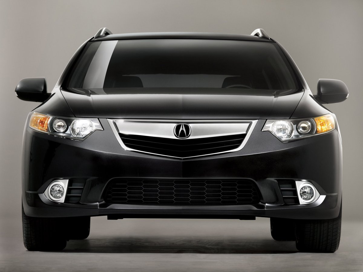 Машина Акура TSX