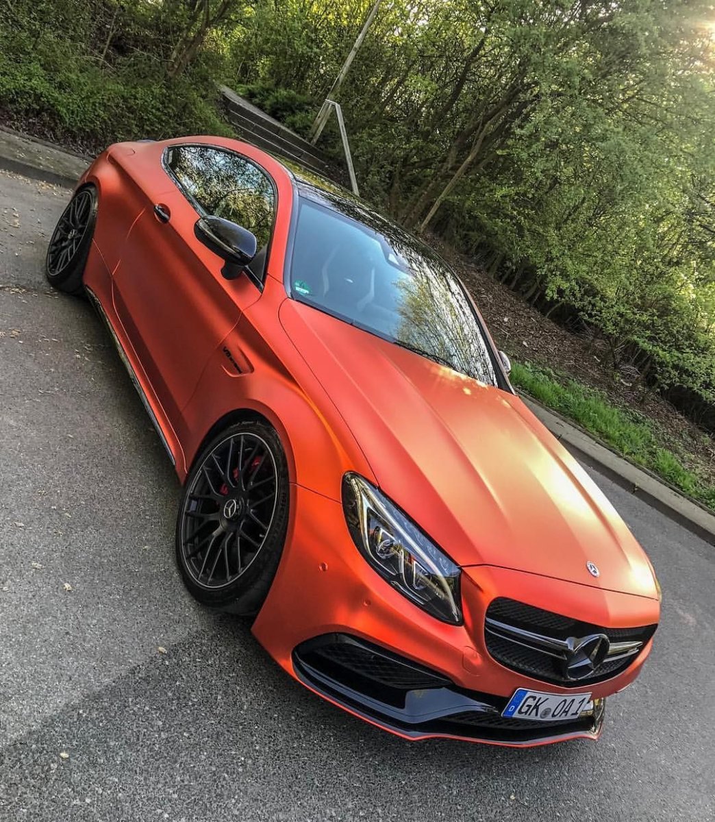 Мерседес c63 AMG оранжевый