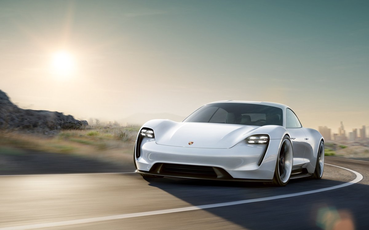 Электрокар Porsche Mission e