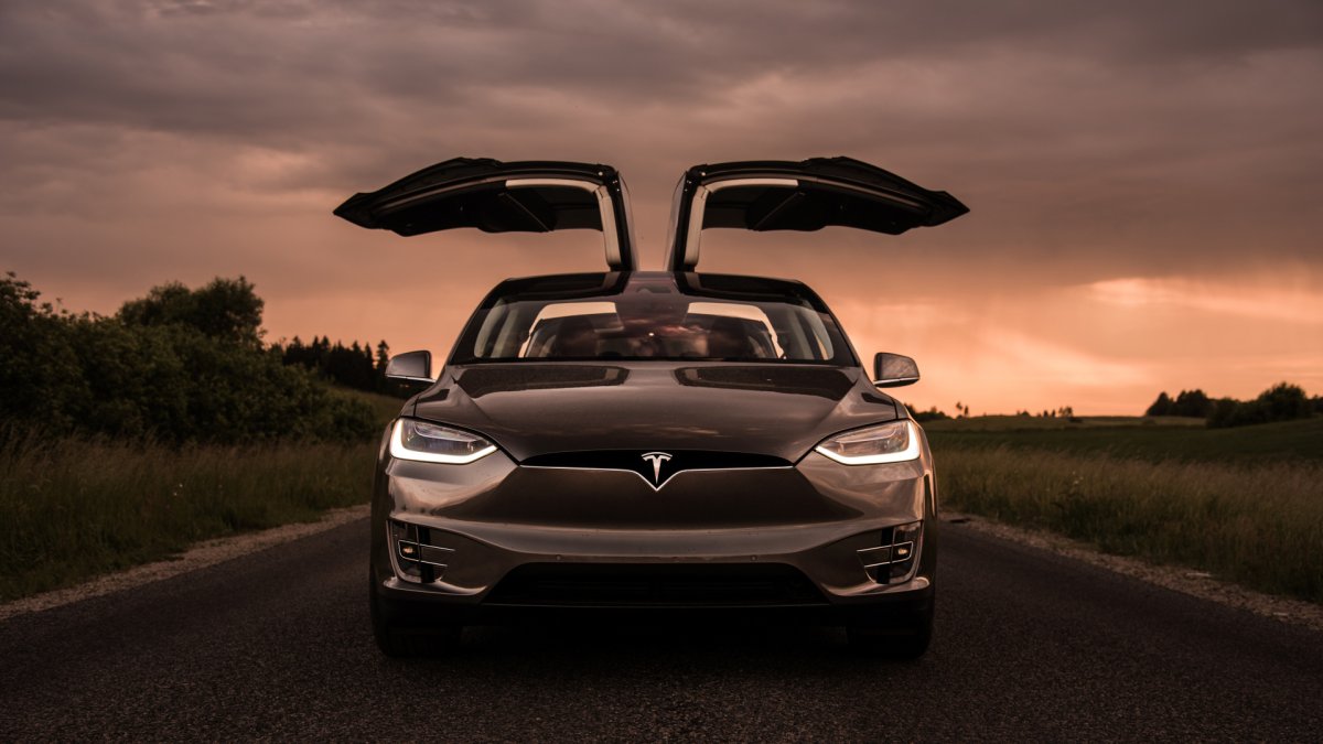 Машина Tesla model x