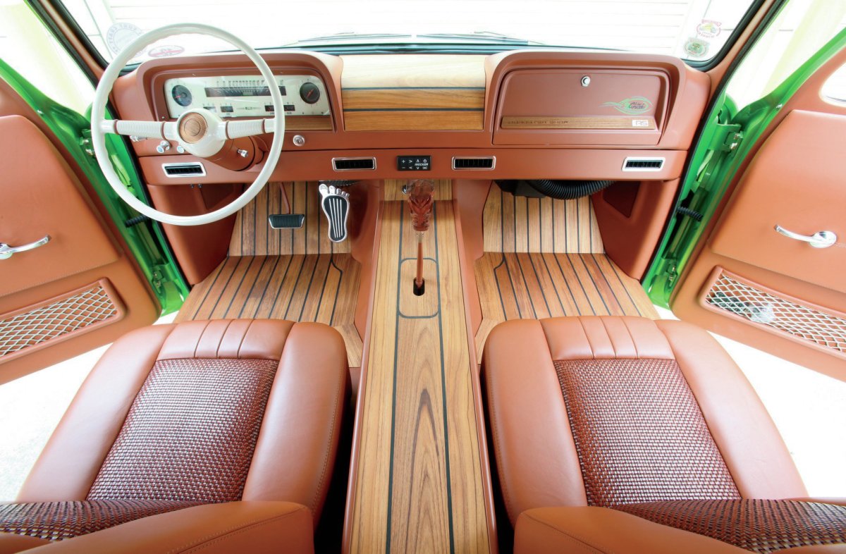 Chevrolet Suburban 1966 Interior