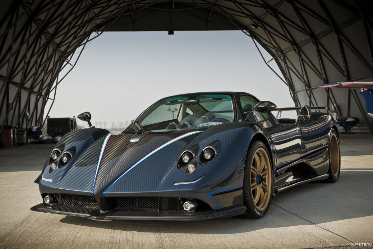 Спорткар Pagani Zonda