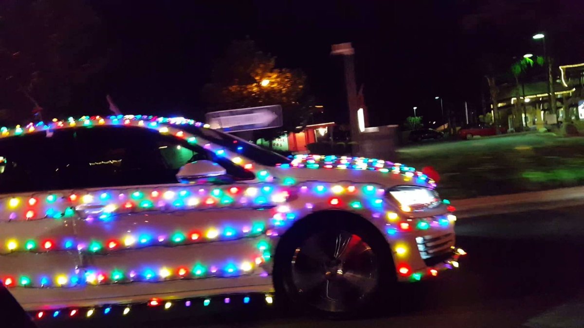 Украшение автомобиля на новый год