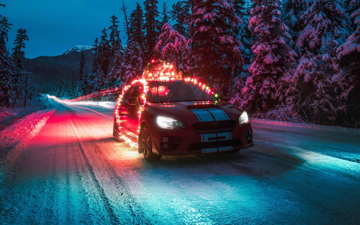 Автомобиль зимой ночью