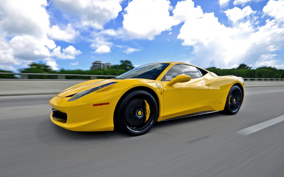 Машина Ferrari 458 Italia