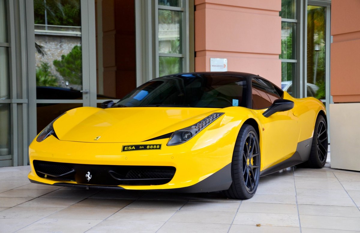 Феррари Италия 458 черная